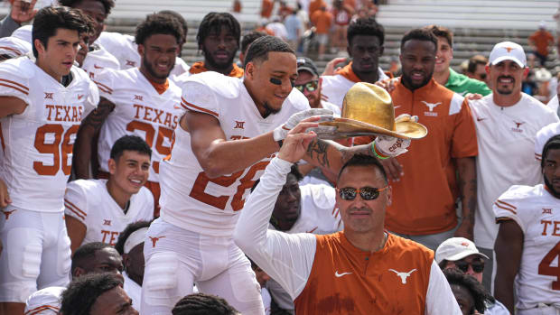 steve sarkisian jerrin thompson 32